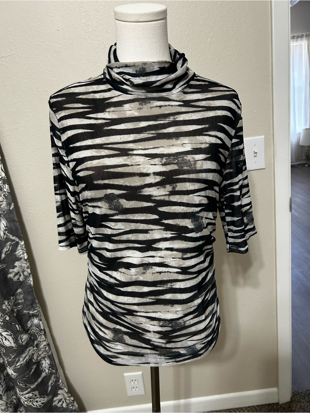 Cable & Gauge Black and White Zebra Stripe Mock Neck Top